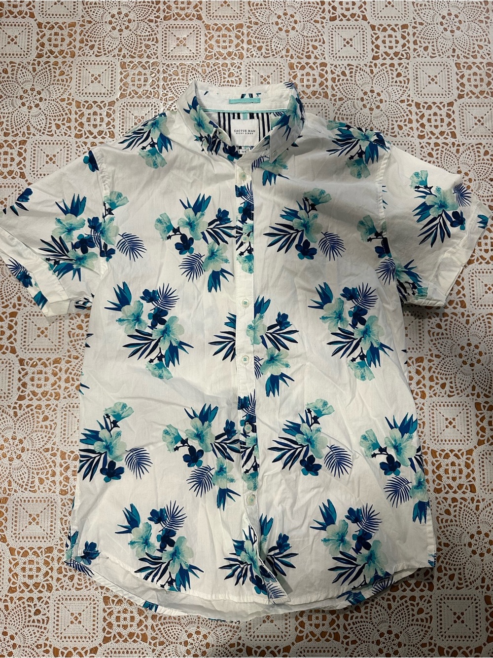 Cactus Man Ricky Singh Men’s Small White Blue Tropical Floral Shirt